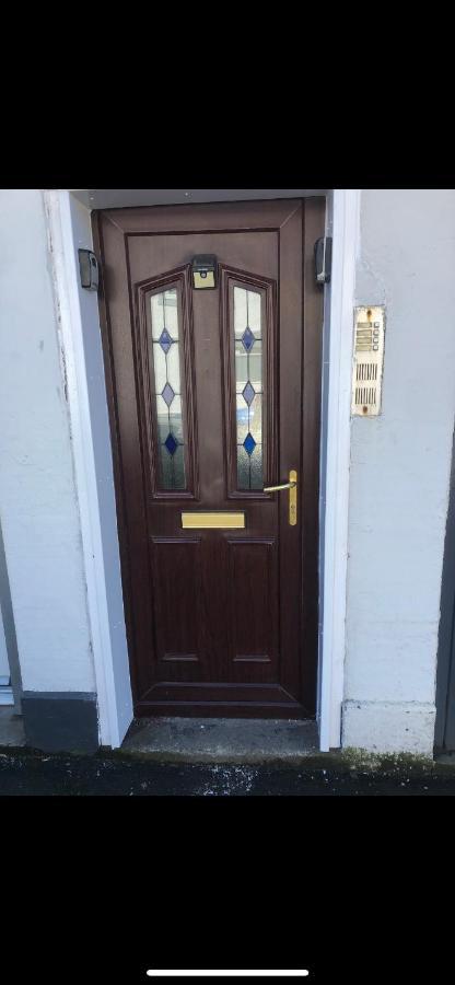 2 Bedroom Apartment In Saltcoats Town Beside The Seaside Exterior foto